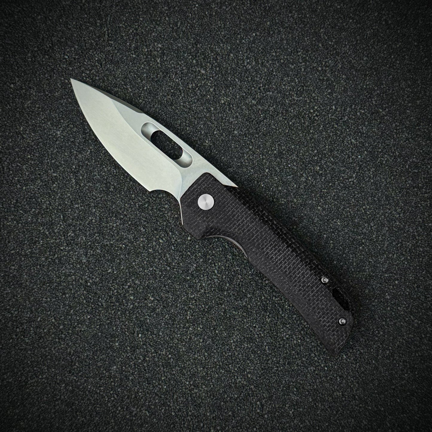 Linen Guard knife